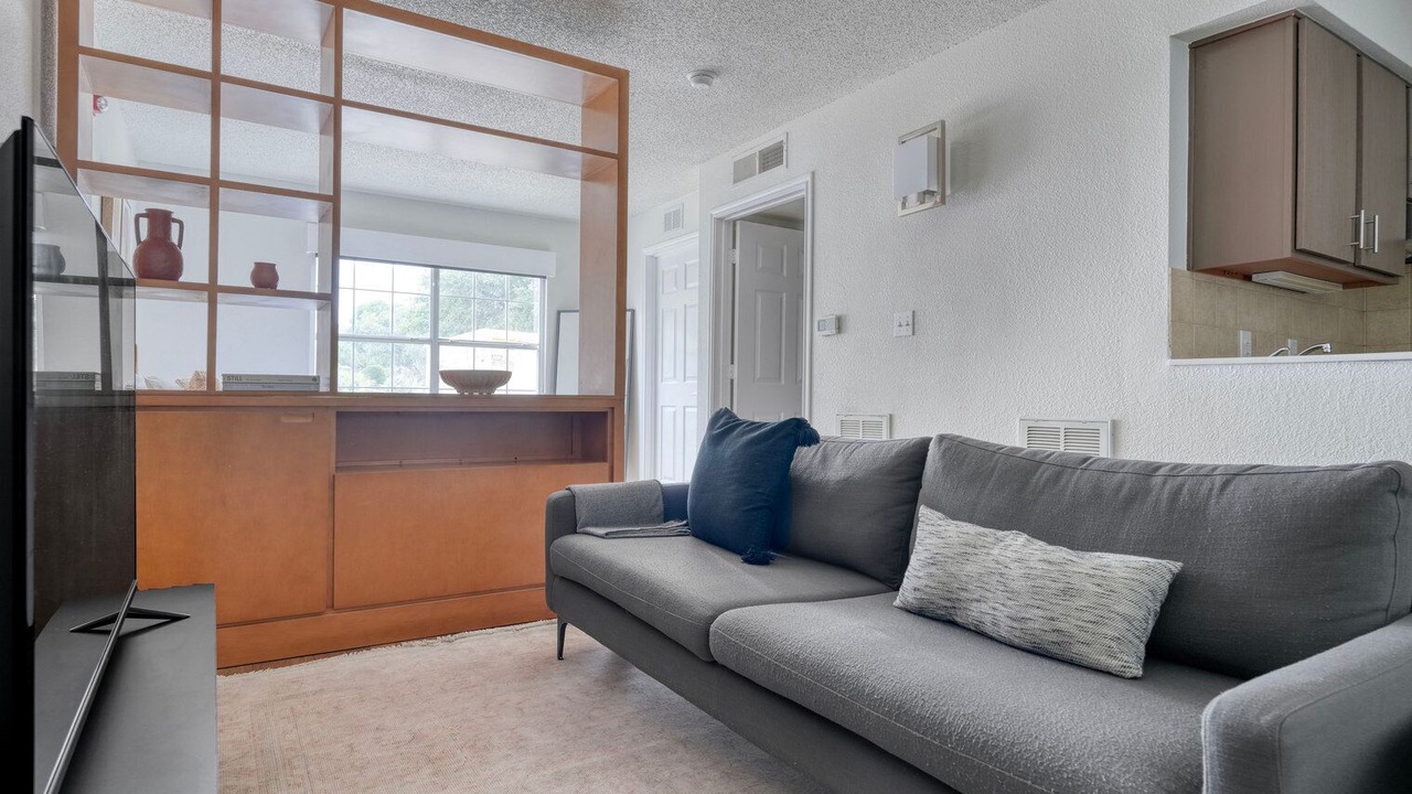Photo of Livingroom in Gateway