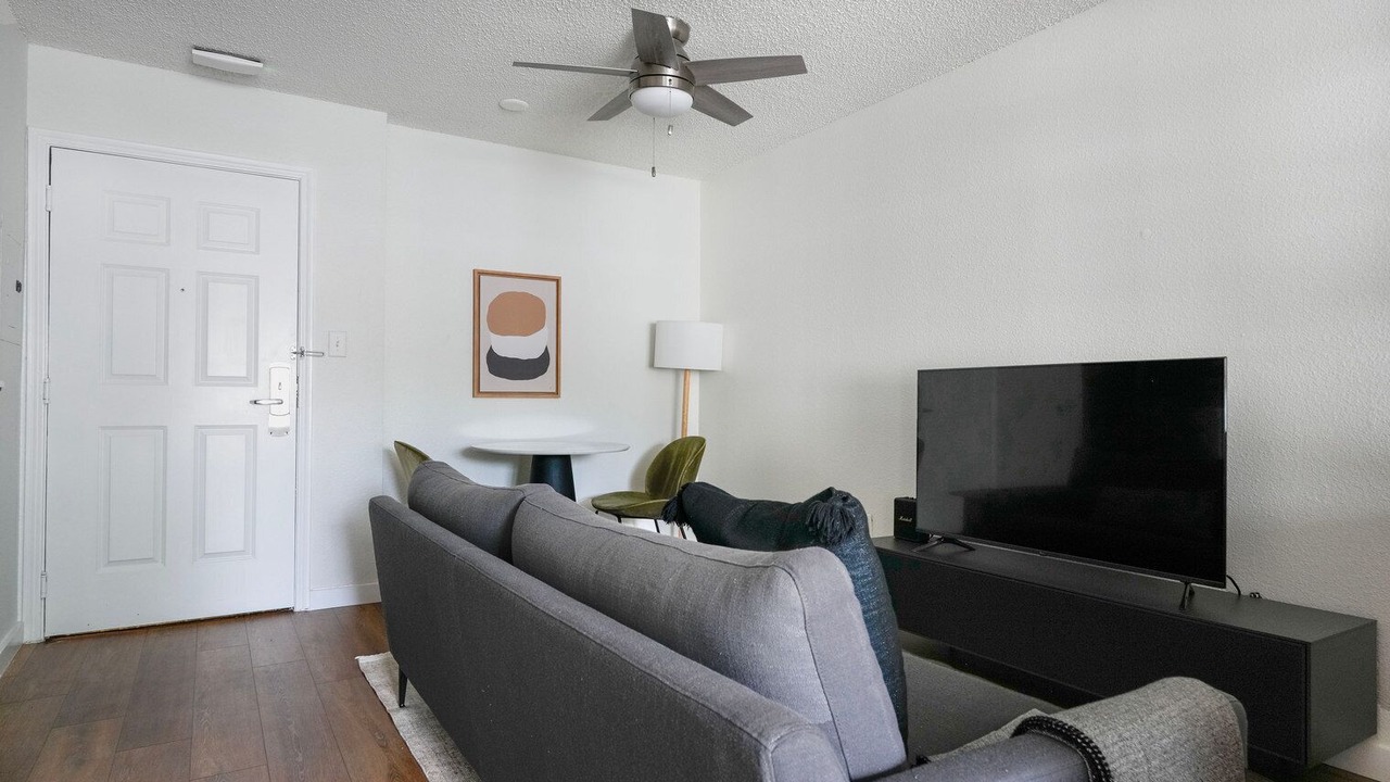 Photo of Livingroom in Gateway