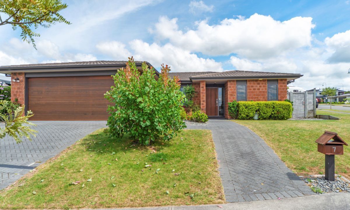 Photo of Others in Nukuhau