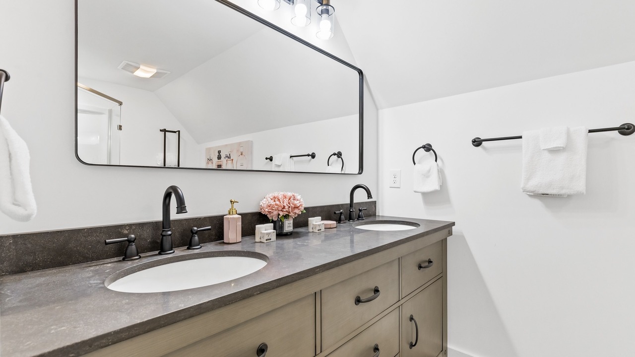 Photo of Bathroom in Blairsville