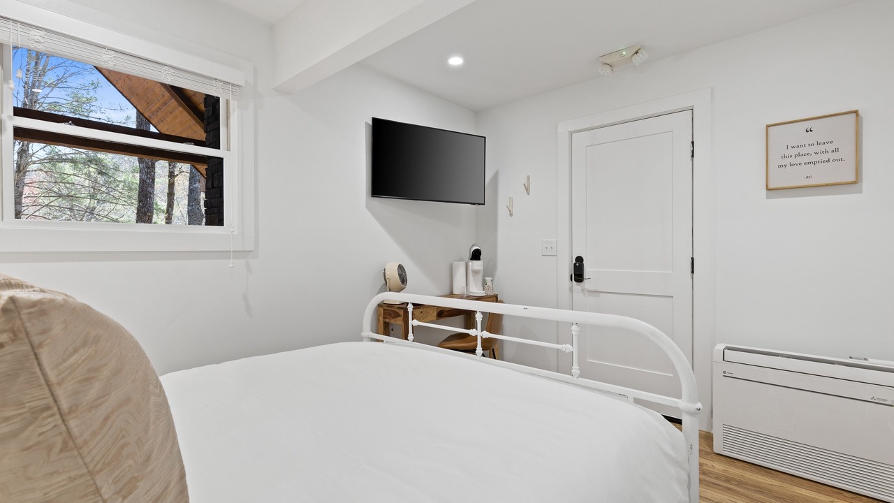 Photo of Bedroom in Blairsville