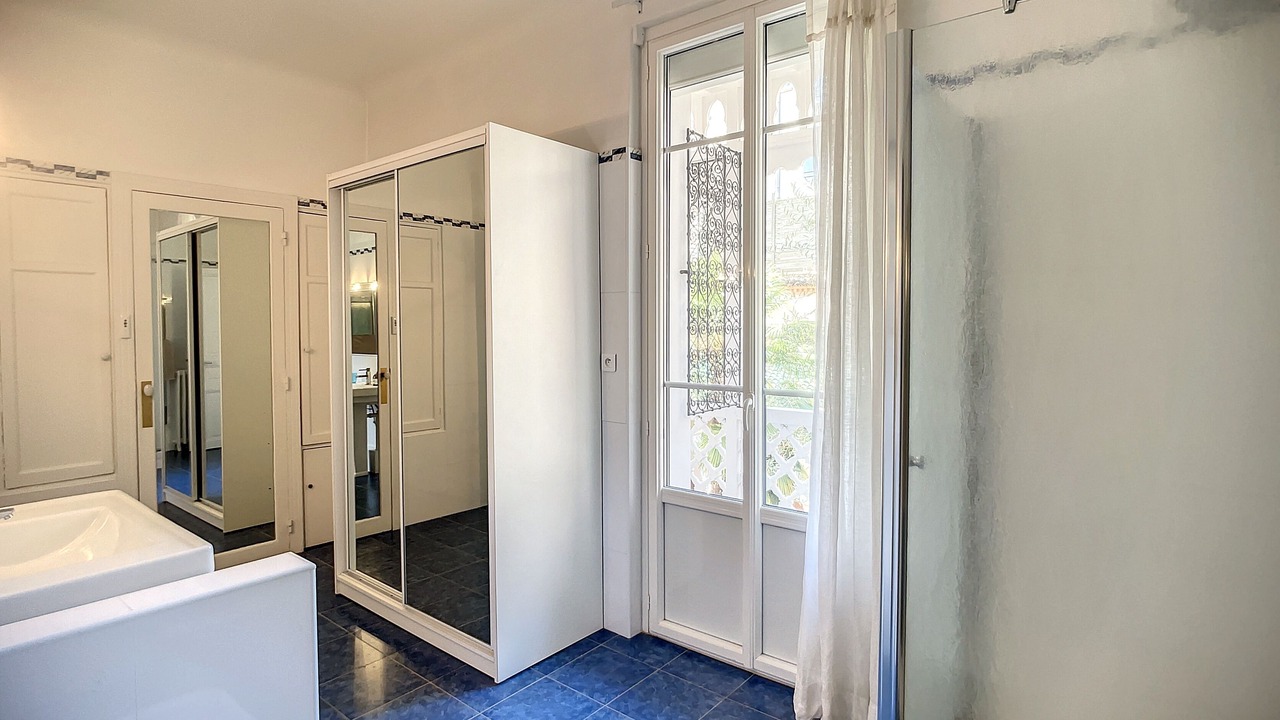 Photo of Bathroom in Republique