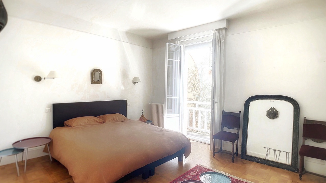 Photo of Bedroom in Republique