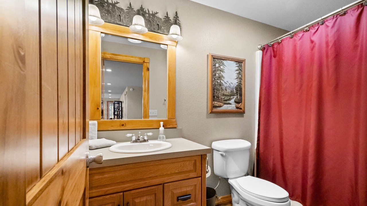 Photo of Bathroom in Golden