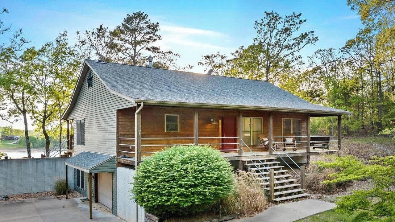 Photo of Outdoor in Golden