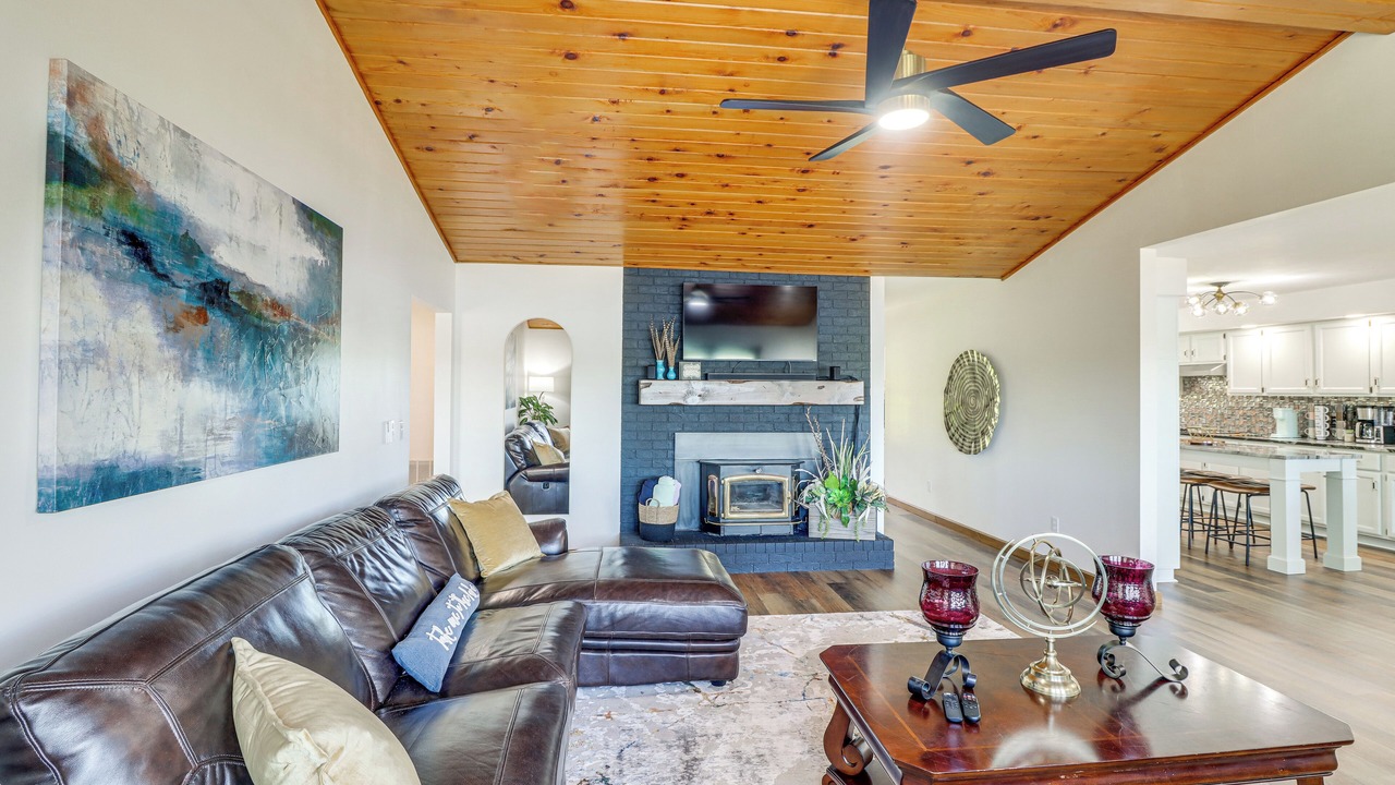 Photo of Livingroom in Higden