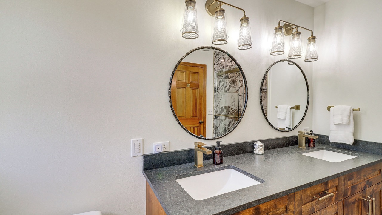 Photo of Bathroom in Higden