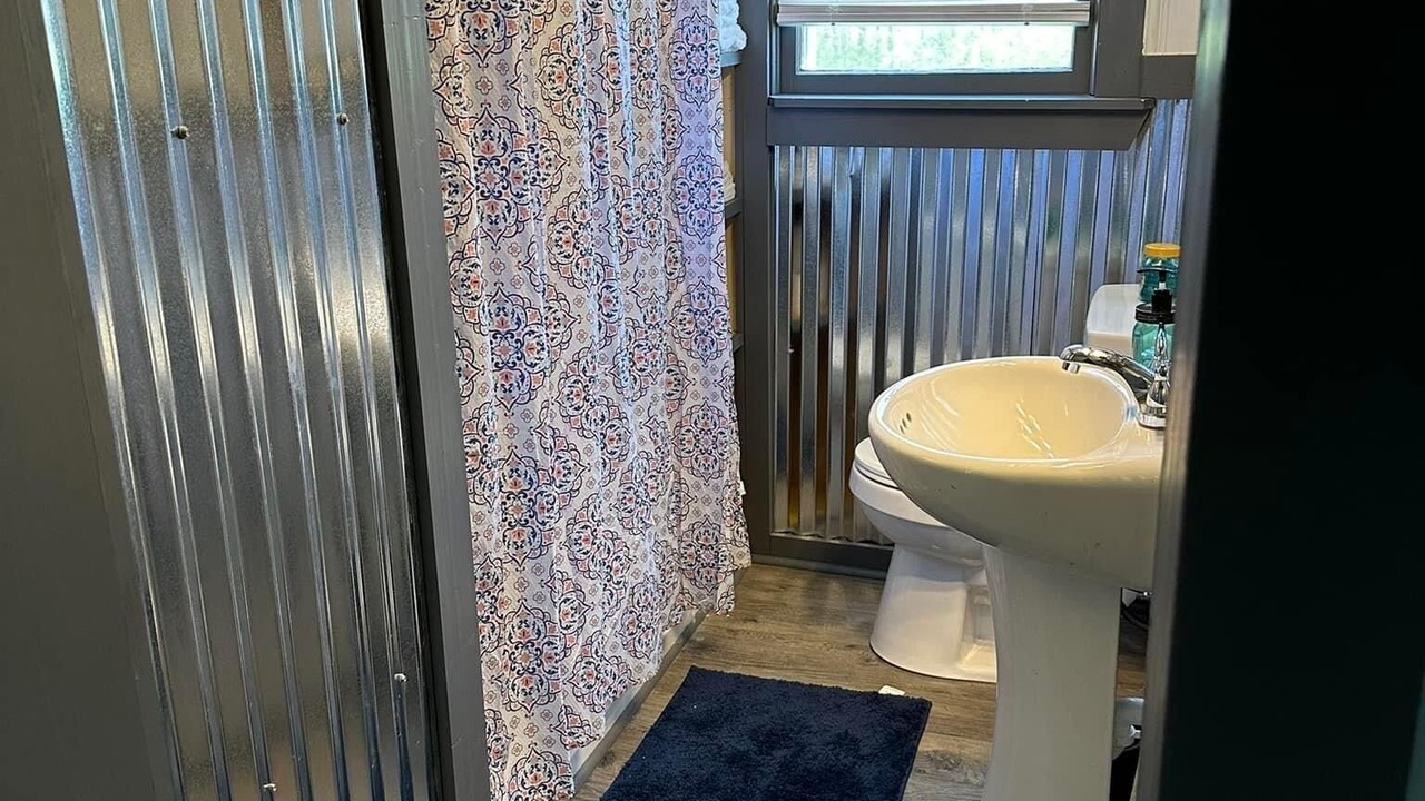 Photo of Bathroom in Lowndesville