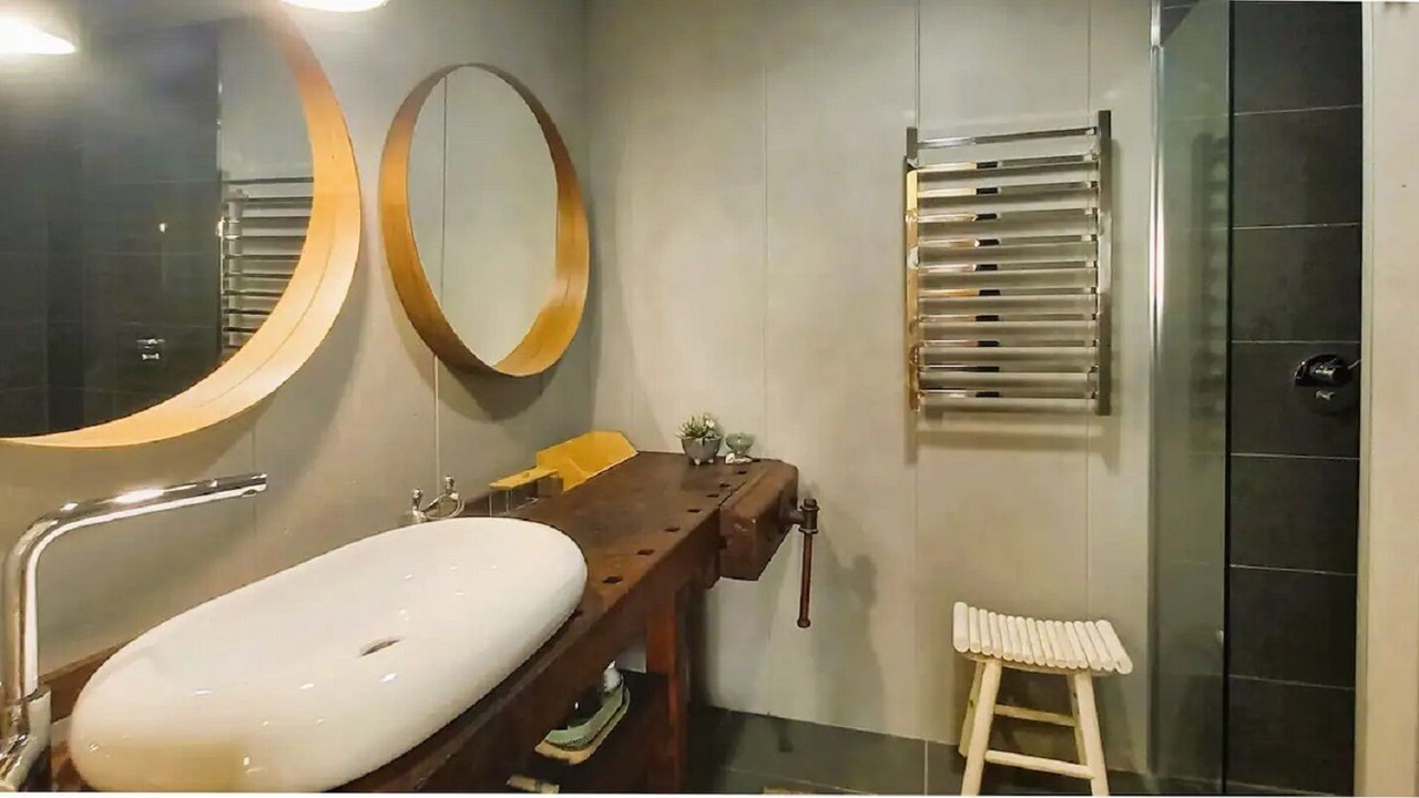 Photo of Bathroom in Dudley West