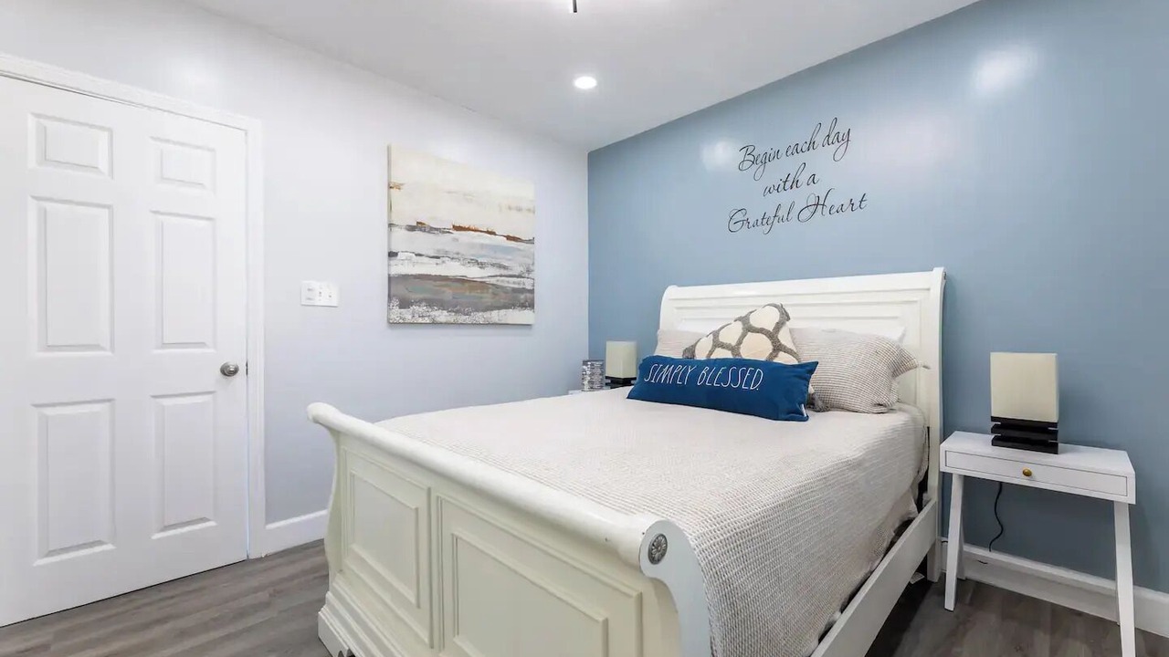 Photo of Bedroom in Harbor