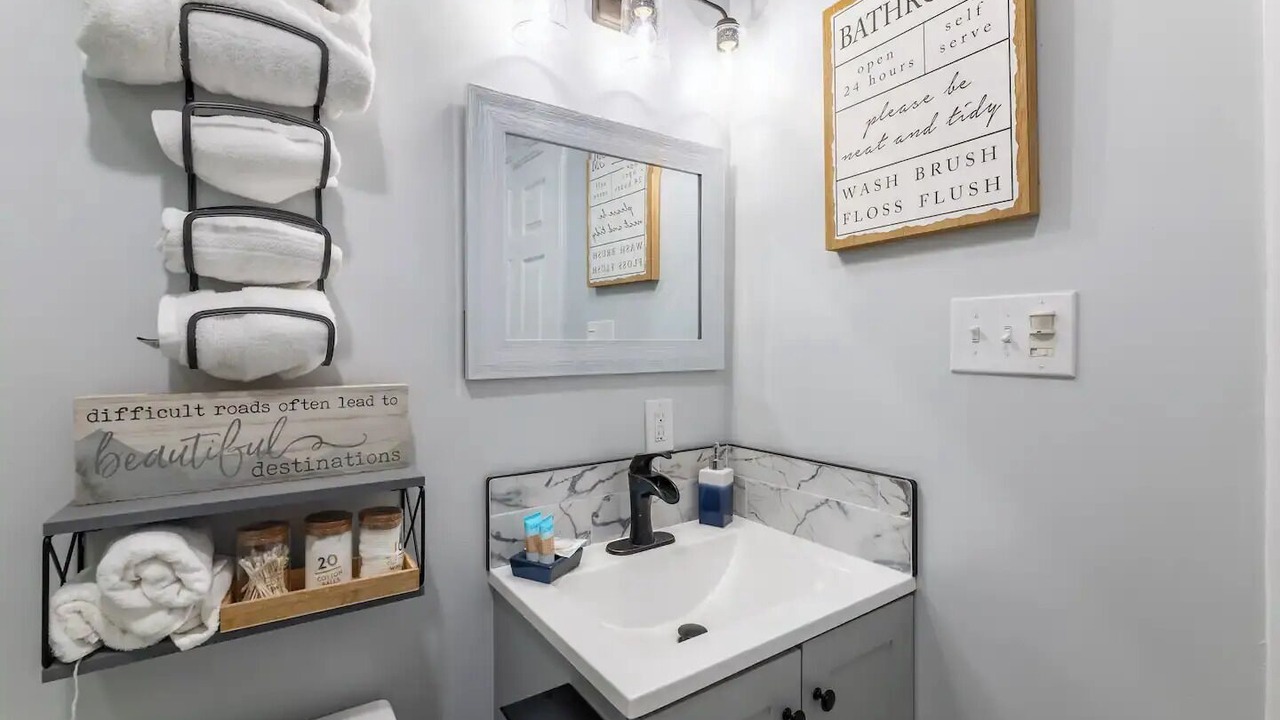Photo of Bathroom in Harbor