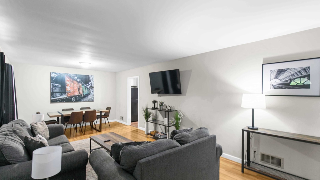 Photo of Livingroom in Center Point