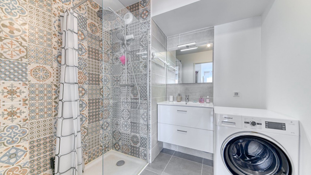 Photo of Bathroom in Cusset