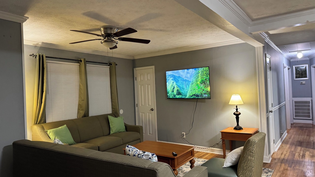 Photo of Livingroom in Cave Spring