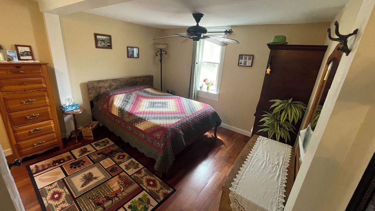 Photo of Bedroom in Lairdsville