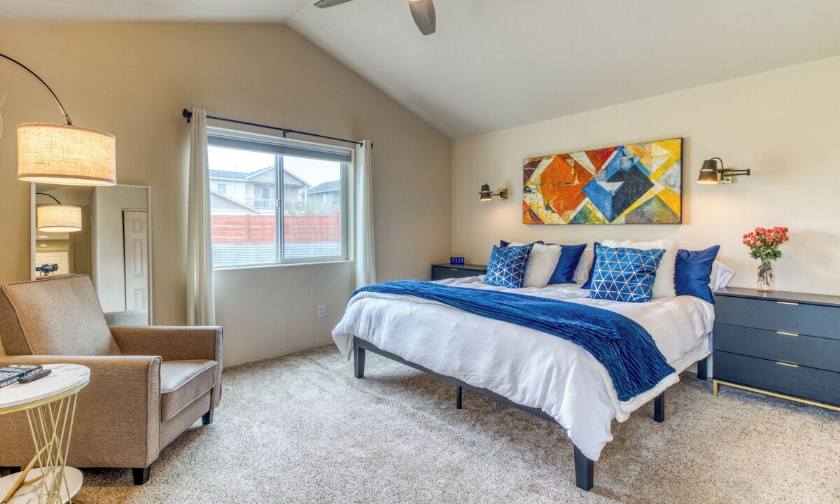 Photo of Others in Sisters