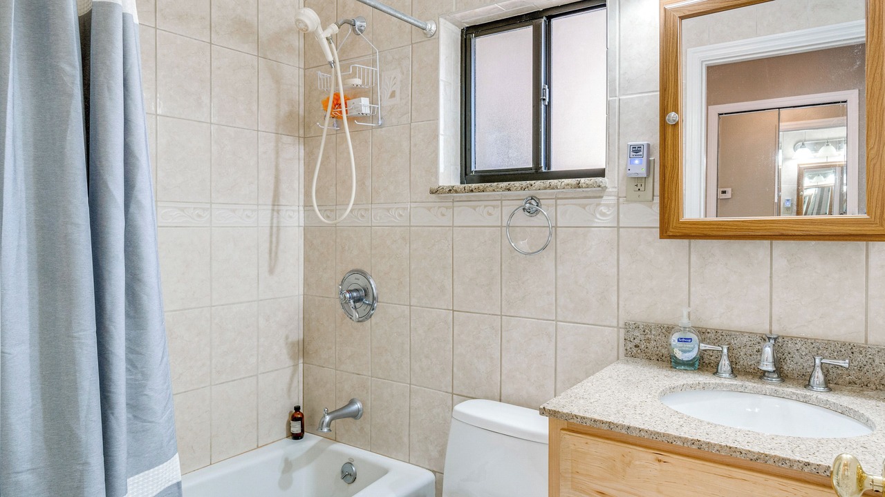 Photo of Bathroom in Edgewater