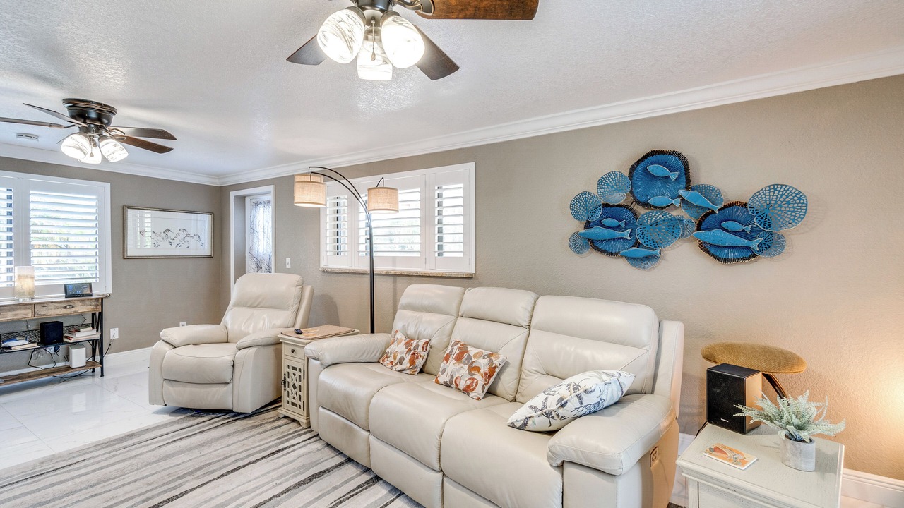 Photo of Livingroom in Edgewater