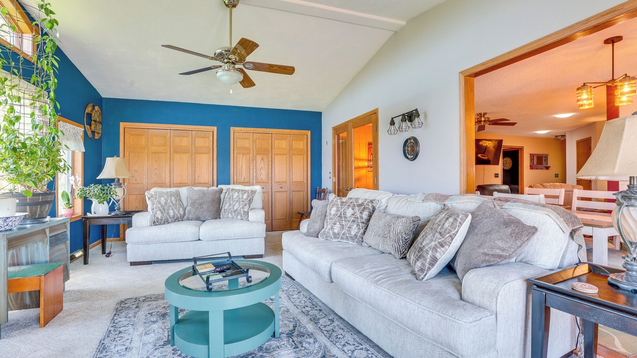 Photo of Livingroom in Prairie Du Chien
