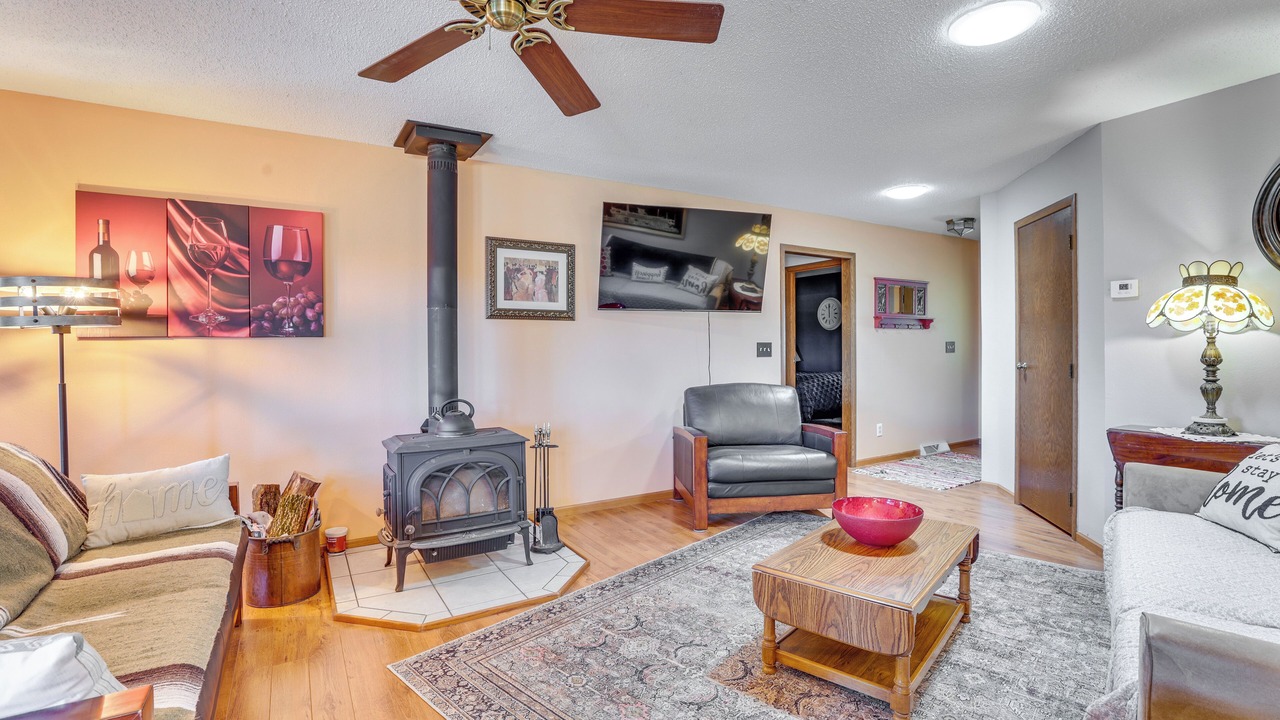 Photo of Livingroom in Prairie Du Chien