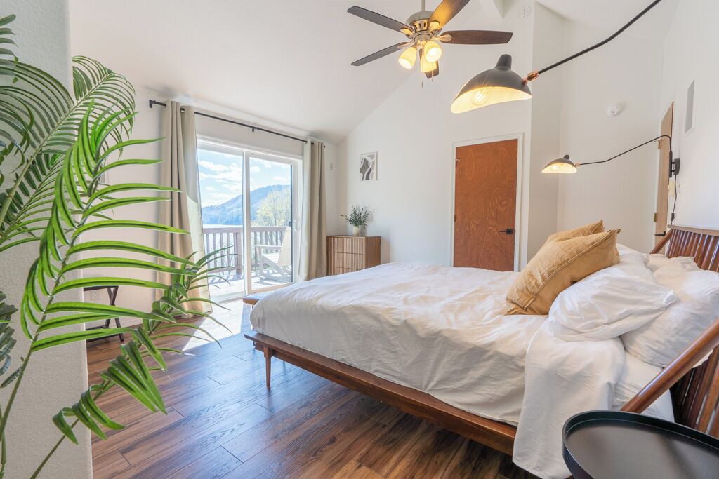 Photo of Bedroom in Hoodsport