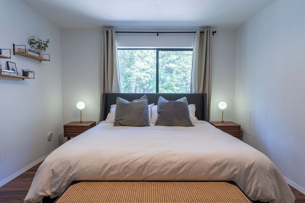 Photo of Bedroom in Hoodsport