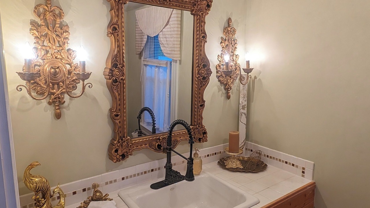 Photo of Bathroom in Avenue