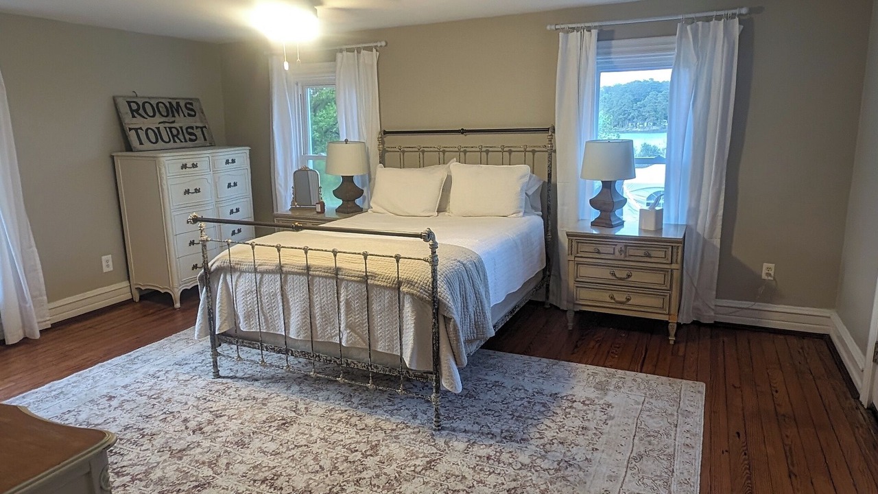 Photo of Bedroom in Avenue