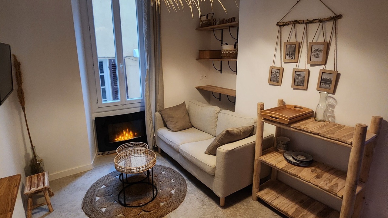 Photo of Livingroom in Hyeres City Centre