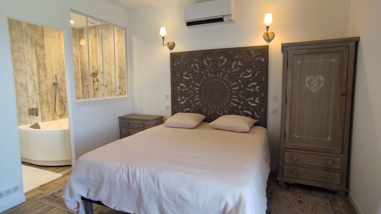Photo of Bedroom in Peret