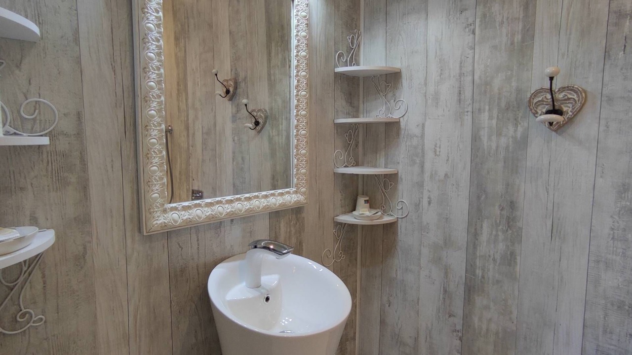 Photo of Bathroom in Peret