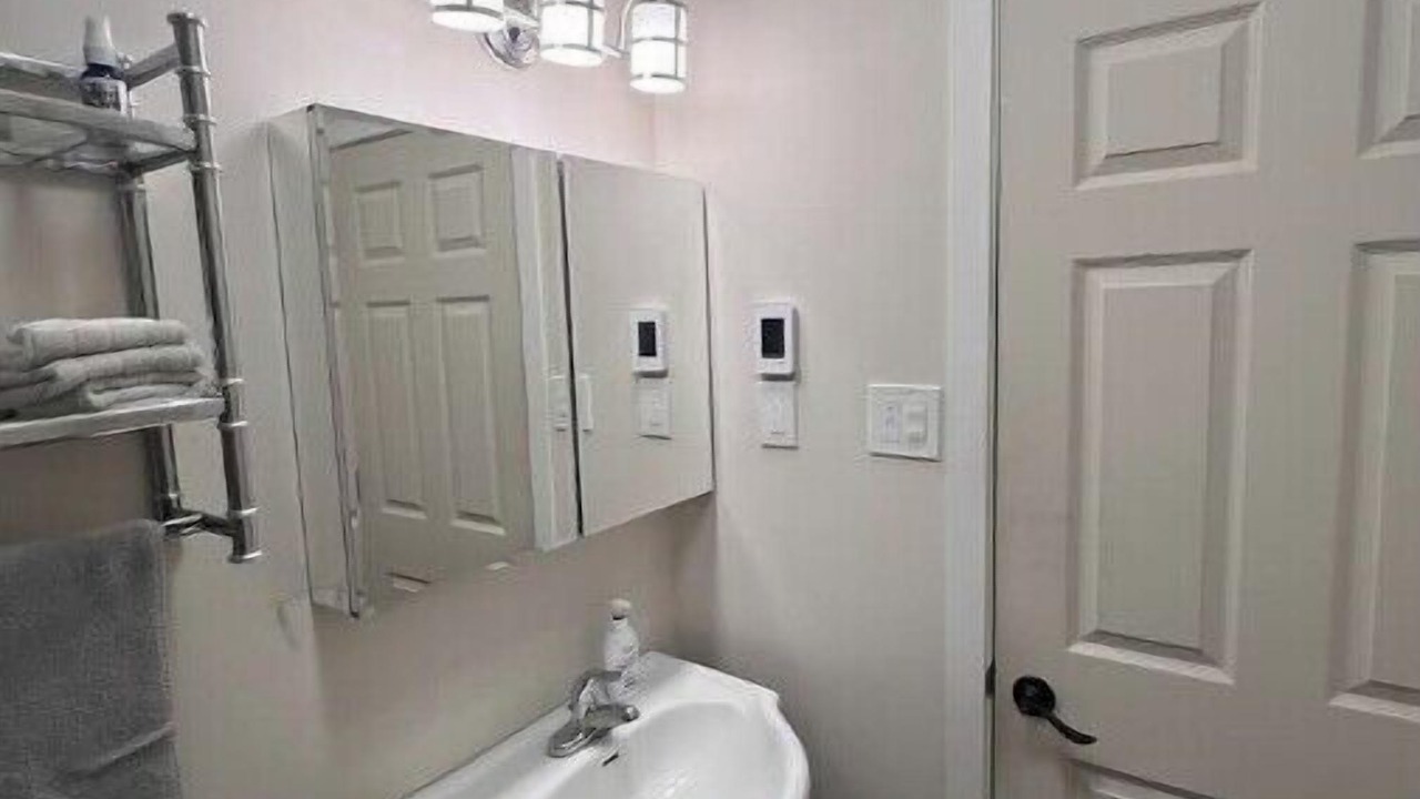 Photo of Bathroom in Hecla-Grindstone Provincial Park