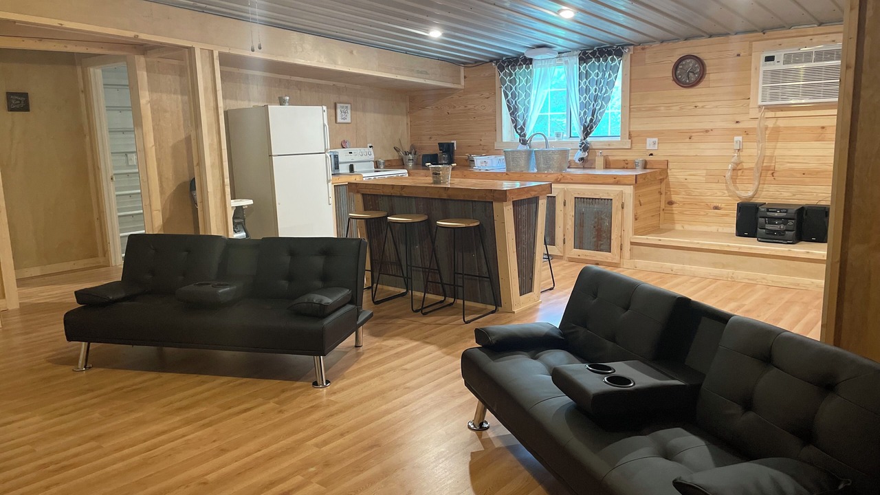 Photo of Livingroom in Eminence