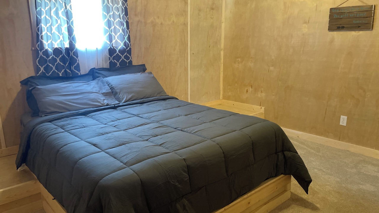 Photo of Bedroom in Eminence