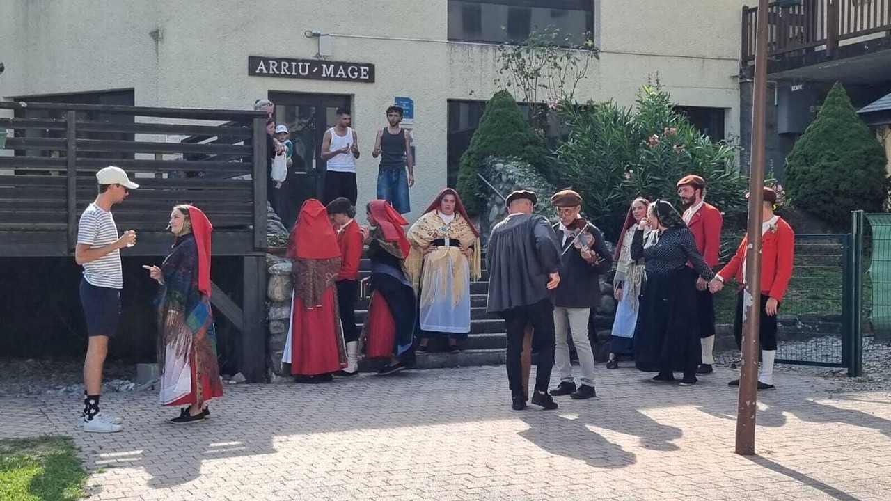Photo of Others in Bielle