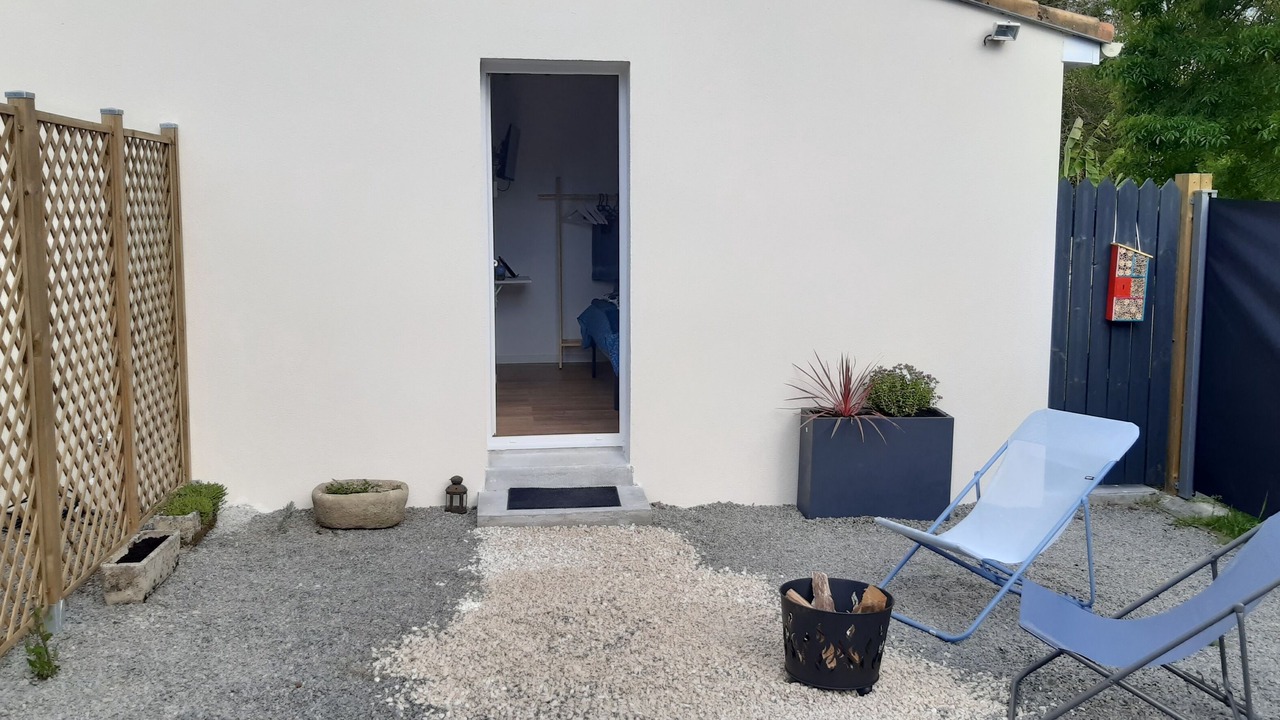 Photo of Patio Balcony in Saint-Leger-les-Vignes