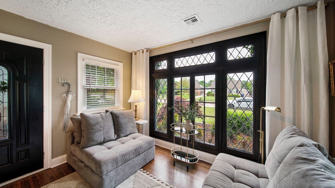 Photo of Livingroom in Florence Park