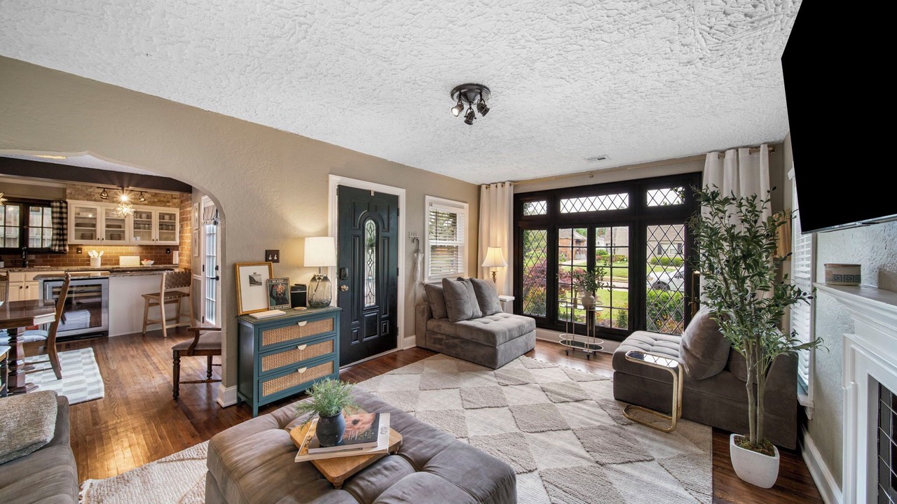 Photo of Livingroom in Florence Park