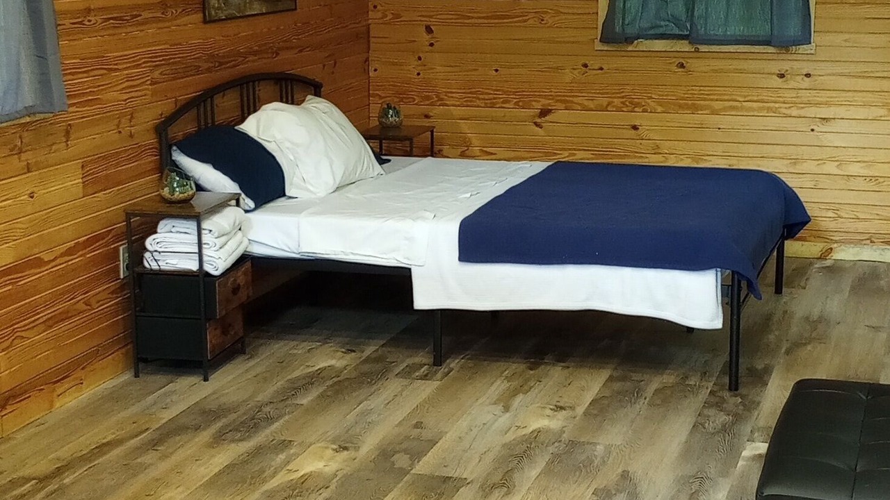 Photo of Bedroom in Mammoth Spring