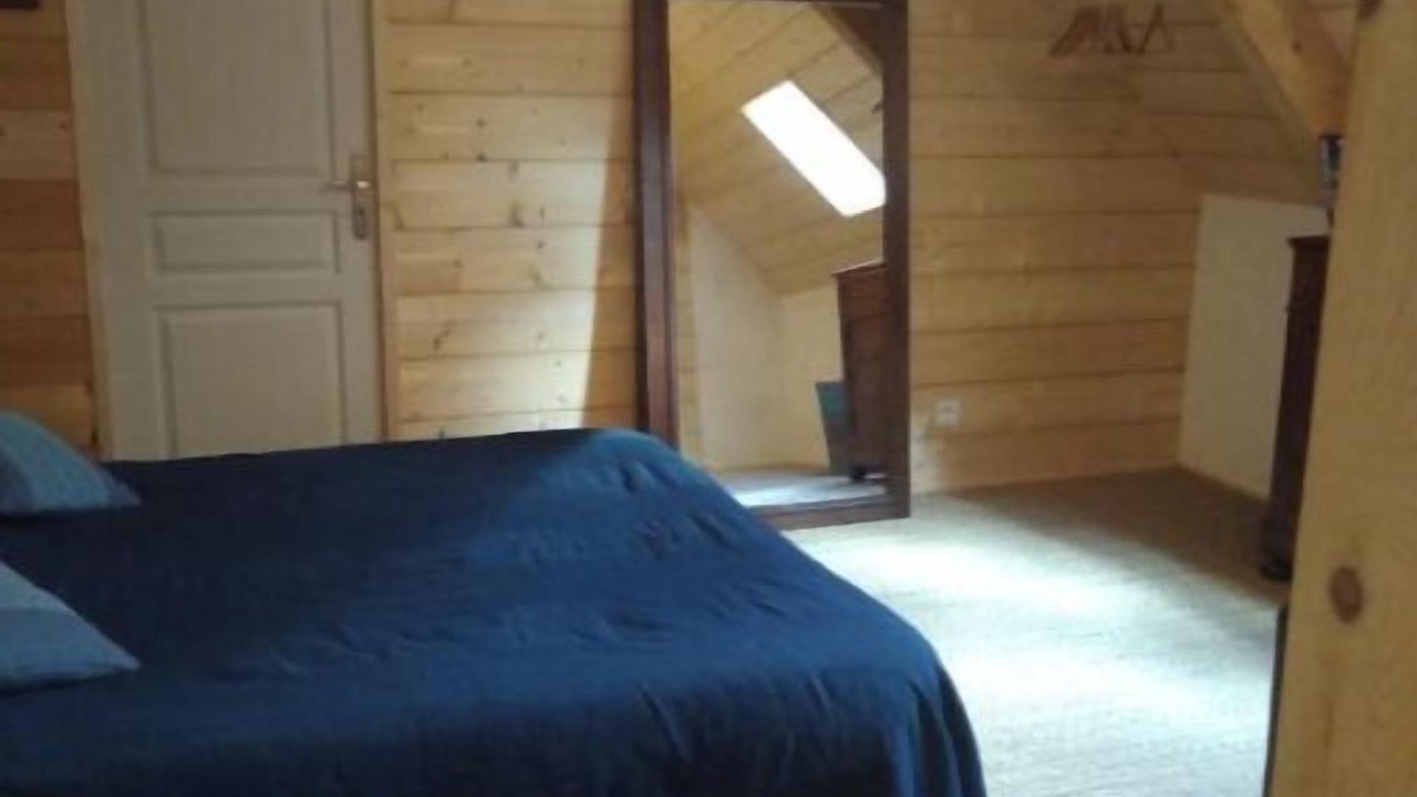 Photo of Bedroom in Campan