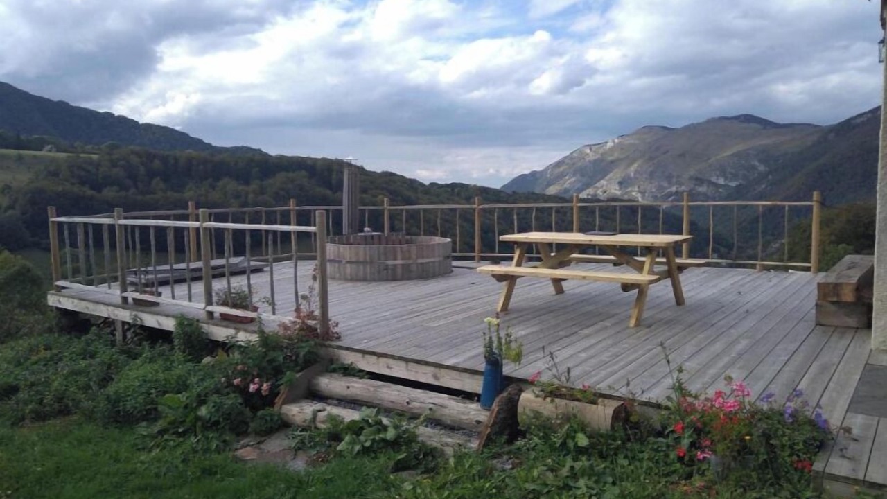 Photo of Outdoor in Campan