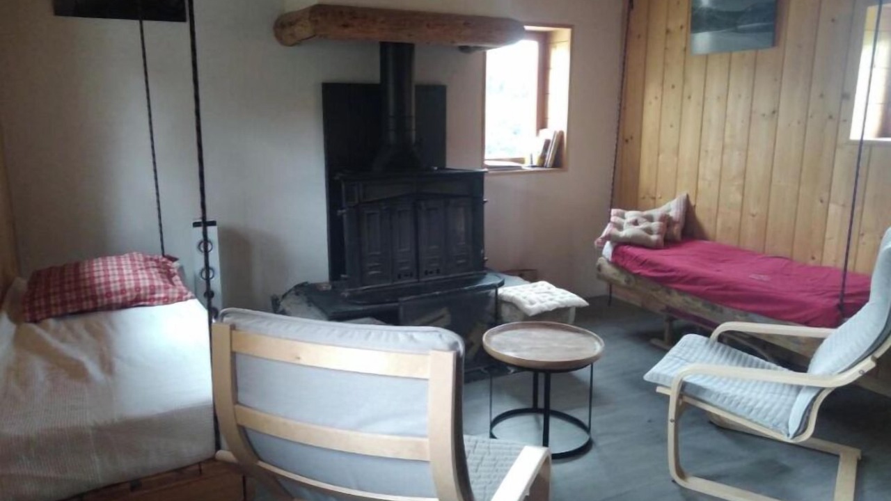 Photo of Bedroom in Campan