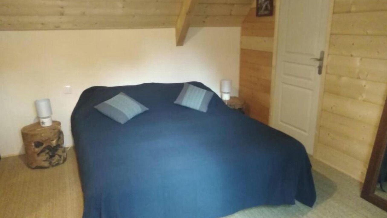 Photo of Bedroom in Campan