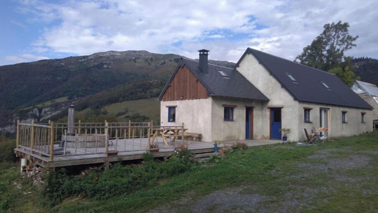 Photo of Outdoor in Campan