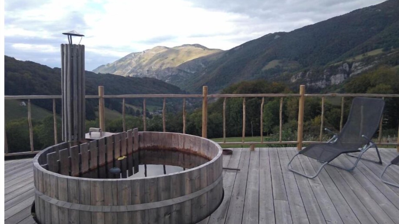 Photo of Outdoor in Campan