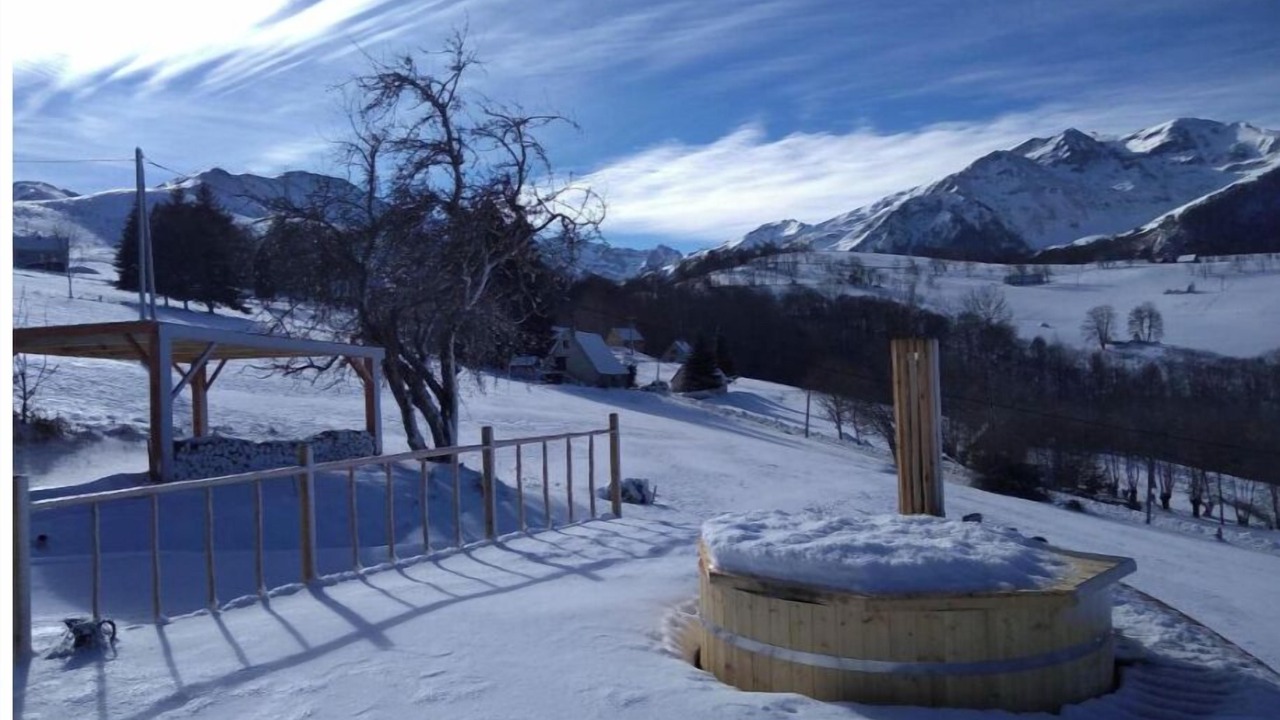 Photo of Outdoor in Campan