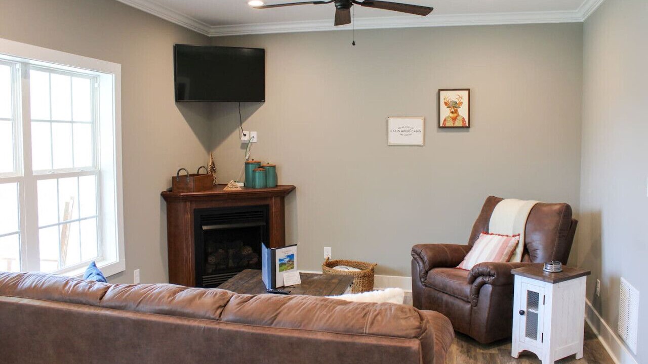 Photo of Livingroom in West Jefferson