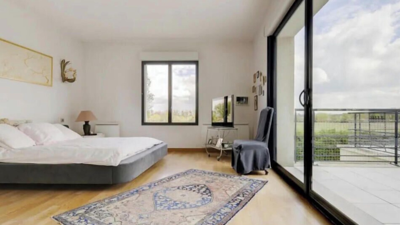 Photo of Bedroom in Le Mesnil-le-Roi