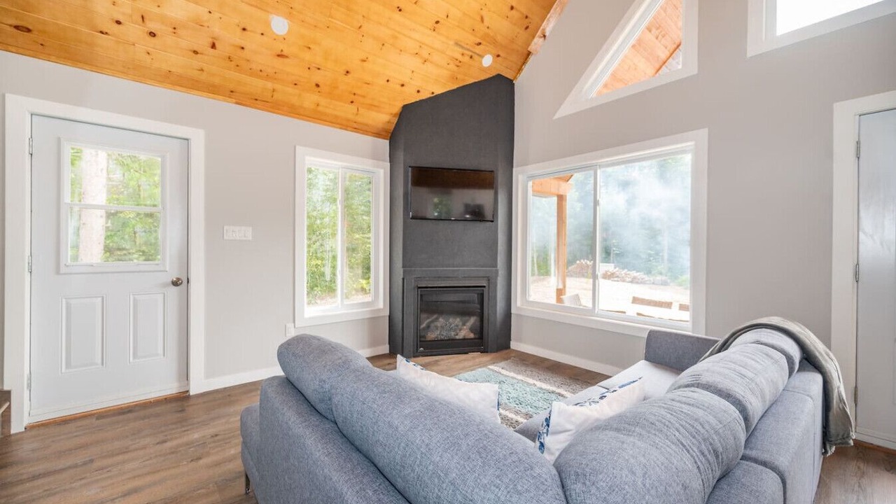 Photo of Livingroom in Mansfield-et-Pontefract