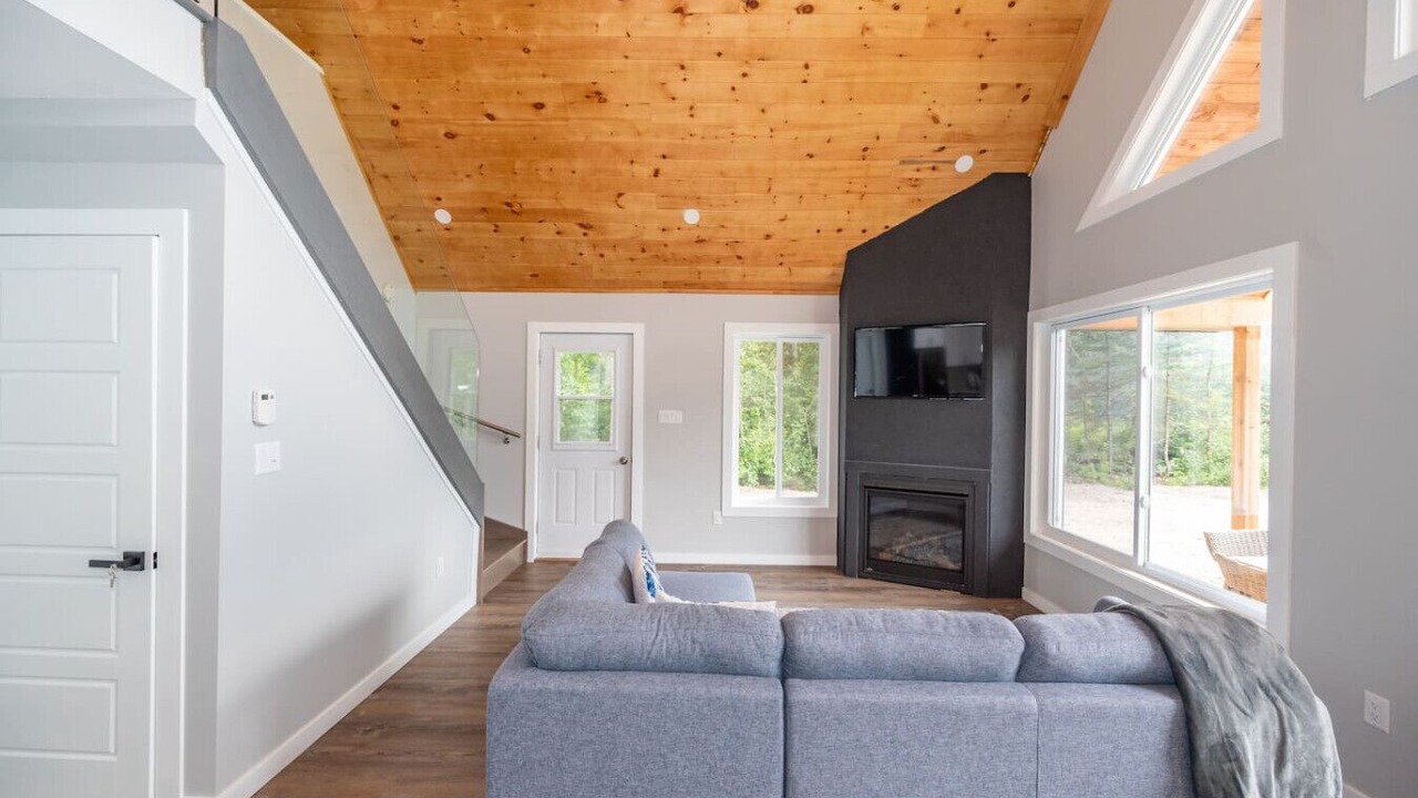 Photo of Livingroom in Mansfield-et-Pontefract